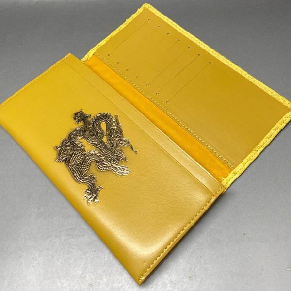 画像2: 最強開運 五本爪皇帝龍刻印黄色蛇革の長財布札入れ(長財布 黄色 ニシキヘビ・牛革)iw230720a01ko (2)