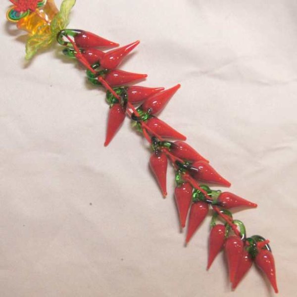 画像2: ガラス製 赤トウガラシ(赤唐辛子) 元宝付き ストラップ 中サイズ 1個 245A4 (2)