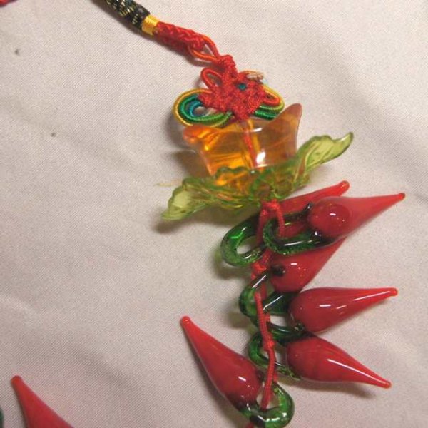 画像3: ガラス製 赤トウガラシ(赤唐辛子) 元宝付き ストラップ 中サイズ 1個 245A4 (3)