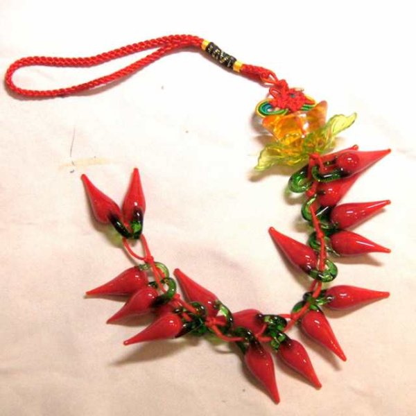 画像4: ガラス製 赤トウガラシ(赤唐辛子) 元宝付き ストラップ 中サイズ 1個 245A4 (4)