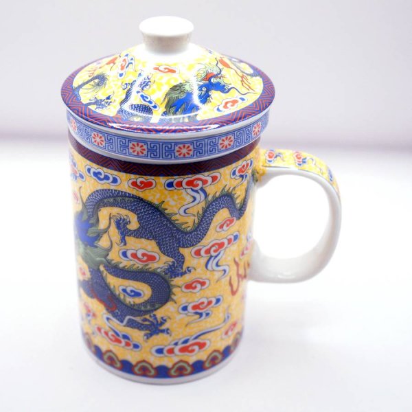 画像1: 陶器製 茶漉し付きマグカップ 双龍戯珠柄 黄色 (1)