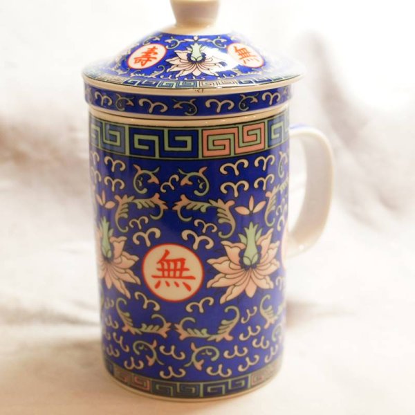画像3: 陶器製 茶漉し付きマグカップ 萬壽無疆柄 青色 終売予定 (3)
