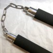 画像3: カンフー武具・黒色 ウレタン  ラバー  ショートヌンチャク【ソフトラバー製玩具】 遊離ベアリング軸承リング使用　追跡付きメール便発送可 (3)