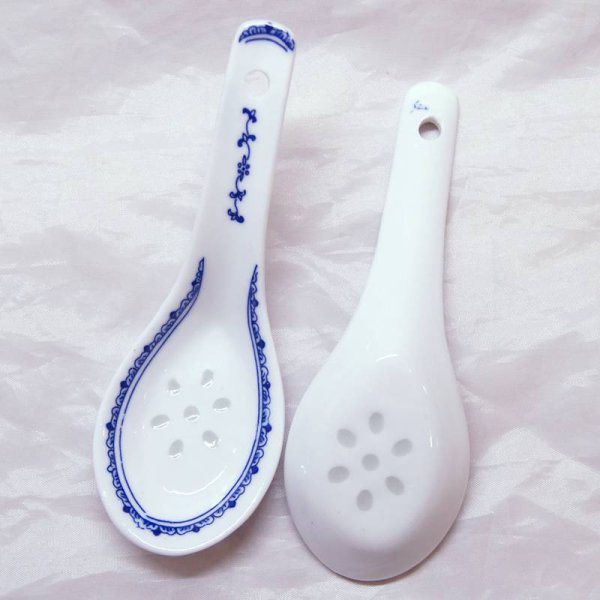 画像2: 景徳鎮製 ホタル焼き れんげ レンゲ(蓮華)青花B (2)