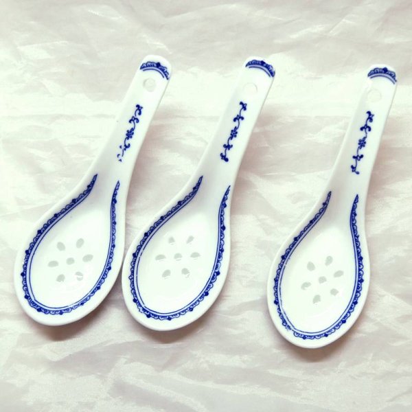 画像3: 景徳鎮製 ホタル焼き れんげ レンゲ(蓮華)青花B (3)