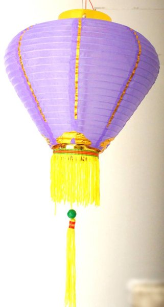 画像1: 12寸 吉祥 カラー ダイヤ型 堤灯 ランタン 紫色 216C0812-PR   1個 (1)