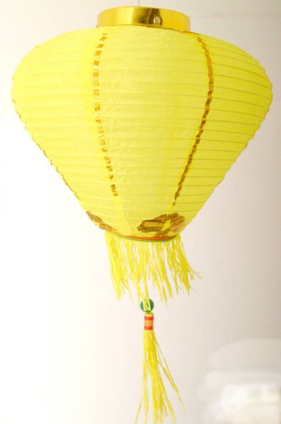 画像1: 12寸 吉祥 カラー ダイヤ型 堤灯 ランタン 黄色 216C0812-YE   1個 (1)