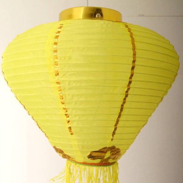 画像2: 12寸 吉祥 カラー ダイヤ型 堤灯 ランタン 黄色 216C0812-YE   1個 (2)