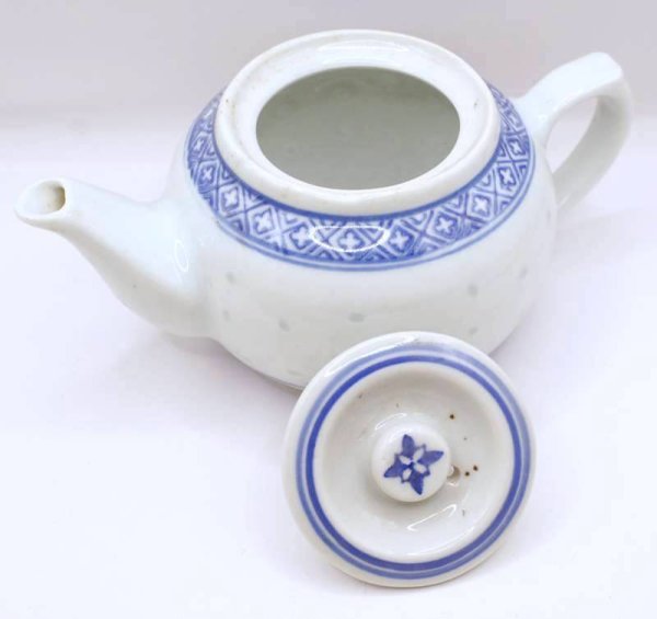 画像2: 景徳鎮 青ホタル焼き 柿 急須  中サイズ (2)