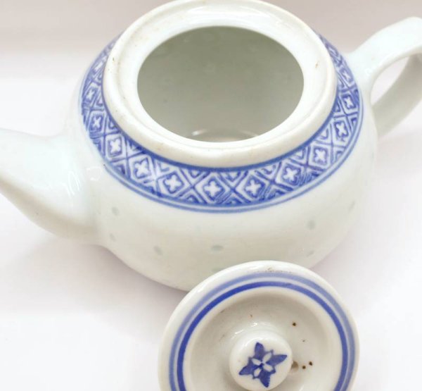 画像9: 景徳鎮 青ホタル焼き 柿 急須  中サイズ (9)