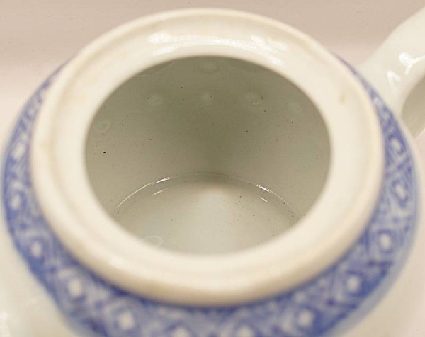 画像10: 景徳鎮 青ホタル焼き 柿 急須  中サイズ (10)