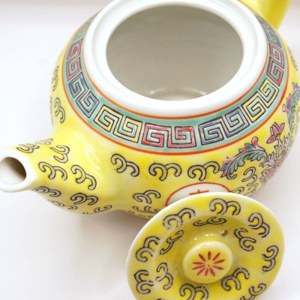 画像2: 景徳鎮 黄洋連 粉彩 急須  中サイズ (2)