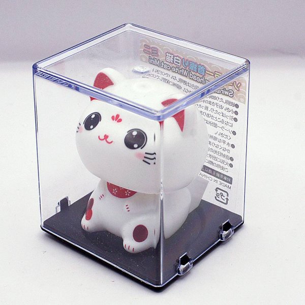 画像4: ソーラー式電池 首ふり 白猫 うなずき猫 小サイズ 目を開けているタイプ (4)