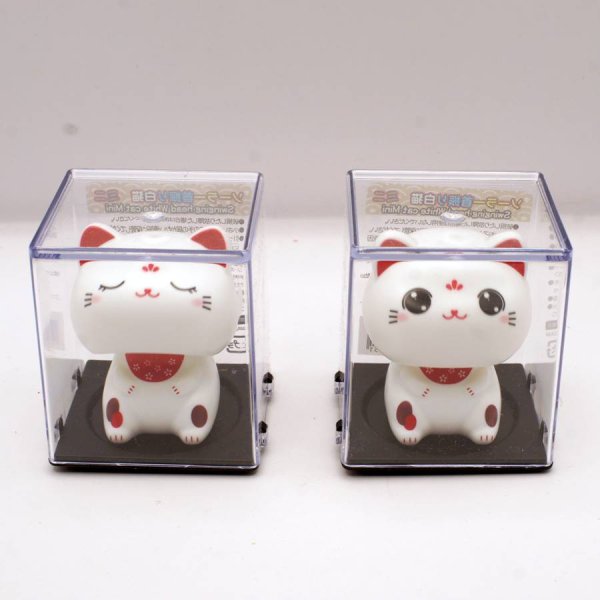 画像5: ソーラー式電池 首ふり 白猫 うなずき猫 小サイズ 目を開けているタイプ (5)