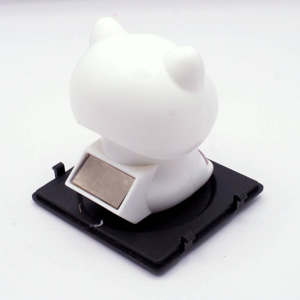 画像5: ソーラー式電池 首ふり 白猫 うなずき猫 小サイズ 目を閉じているタイプ (5)