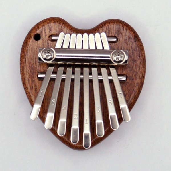 画像2: ウッド製 アフリカの民族楽器 ハート型 ミニ カリンバ ストラップ付き (2)