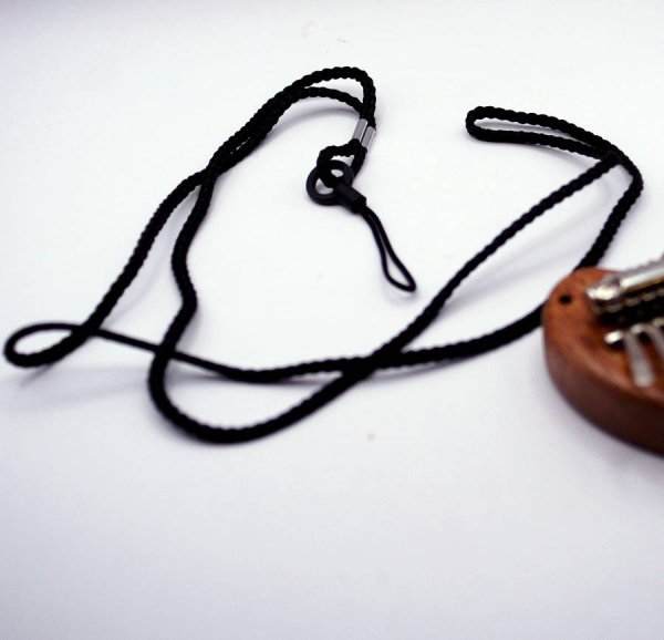 画像4: ウッド製 アフリカの民族楽器 ハート型 ミニ カリンバ ストラップ付き (4)