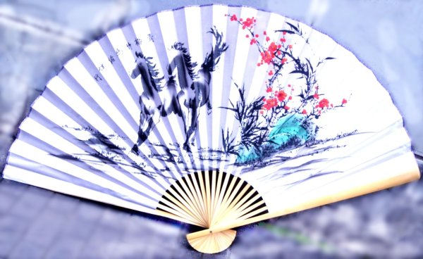 画像1: 2026年午年　書画 壁掛け 大扇子90ｃｍ 馬2頭共に滑走 馬2頭 (1)